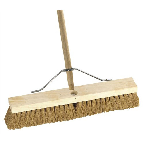 Platform Broom Soft Coco 18" c/w 5' Shaft & Stay