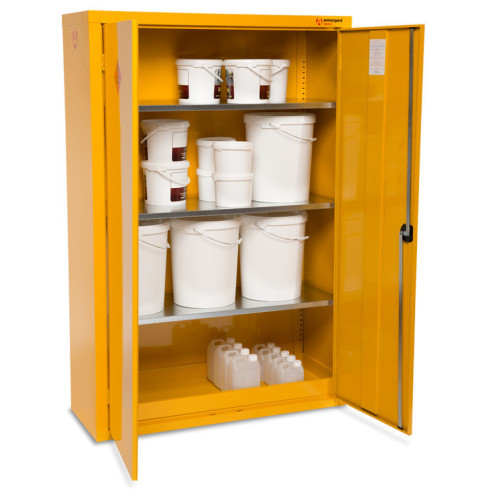 SafeStor Chemsafe HFC6 c/w 3 shelves